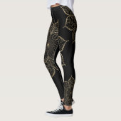 Nicht zentrierte Gold Imitats Glitzer Mandalas auf Leggings (Links)