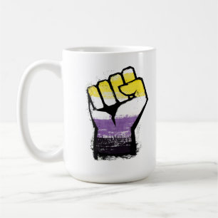 Nichtbinäre Pride- Protestfaust Kaffeetasse