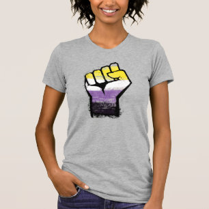 Nichtbinäre Pride- Protestfaust T-Shirt