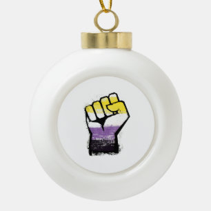 Nichtbinärer Pride-Protest-Faust Keramik Kugel-Ornament