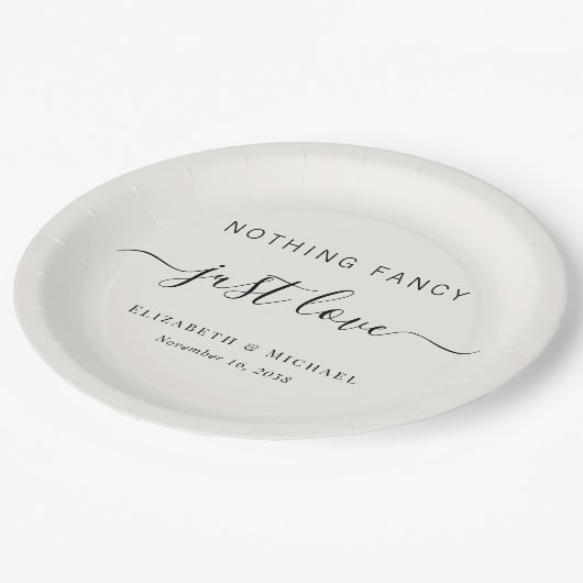 Nichts Extravagant nur Liebe Cream Wedding Pappteller (Schrägansicht)