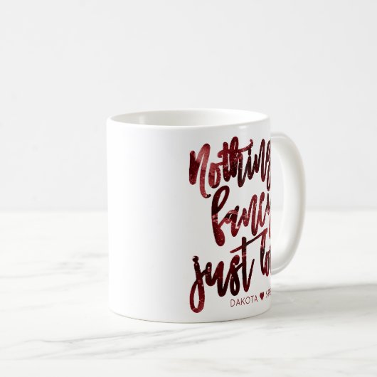 Nichts Extravagant nur Liebe | Dark Crimson Red We Kaffeetasse (VorderseiteRechts)