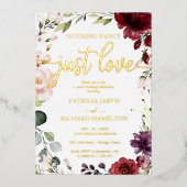 Nichts Extravagant nur Liebe Hochzeit Burgund Flor Folieneinladung (Vorderseite)