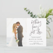 Nichts Extravagant nur Liebe intime Hochzeitsfeier Einladung (Stehend Vorderseite)