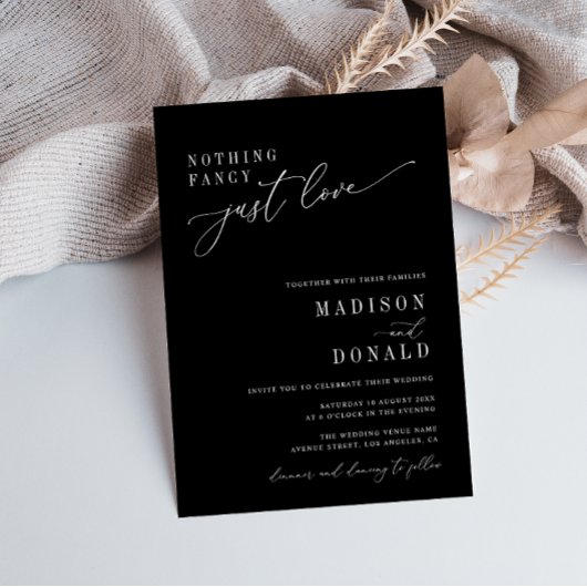 nichts extravagantes, weiße Skript schwarze Hochze Einladung