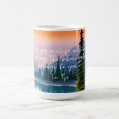 Nichts fehlt an Zen Zitat Friedliche Seenlandschaf Kaffeetasse (Mittel)