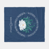 Nichts kommt aus dem Nichts - der weiße Lotus Fleecedecke (Vorderseite (Horizontal))