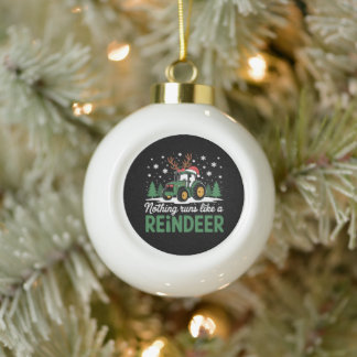 Nichts läuft wie ein Weihnachtstraktor für Rentier Keramik Kugel-Ornament