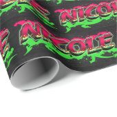 Nicole Vorname Name Graffiti red green Geschenkpapier (Rolleneckpunkt)