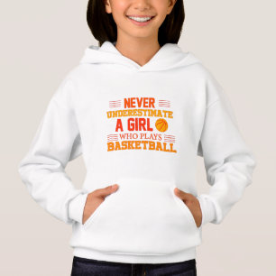 Nie ein Mädchen unterschätzen, das Basketball spie Hoodie