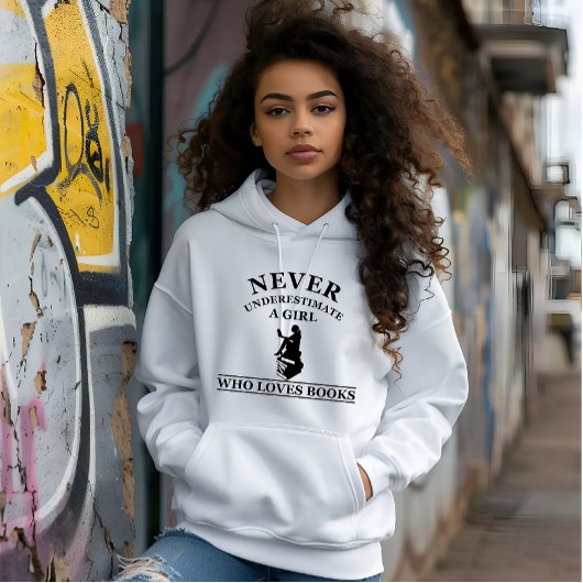 nie ein Mädchen unterschätzen, das Lieben bucht Hoodie