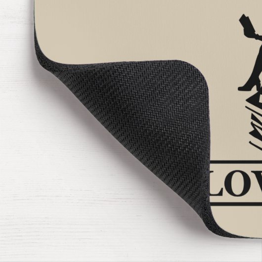 nie ein Mädchen unterschätzen, das Lieben bucht Mousepad (Ecke)