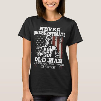 Nie einen alten Mann unterschätzen - Patriotisches T-Shirt