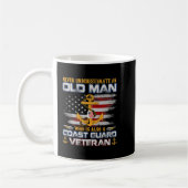 Nie unterschätzen Old Man U.S Coast Guard Veter Kaffeetasse (Links)