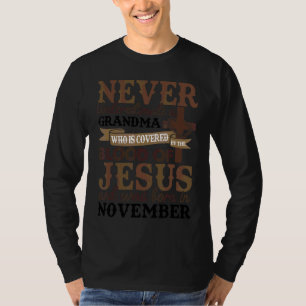 Nie unterschätzen Oma November Geburtstag Mo T-Shirt
