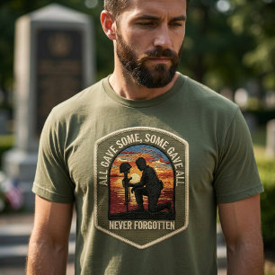 Nie vergessener Gedenktag-Soldat T-Shirt