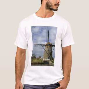Niederlande (auch Holland), Kinderdijk. 19 T-Shirt