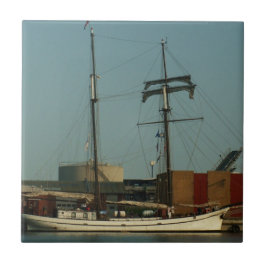 Niederländischer Schooner im dänischen Hafen Fliese