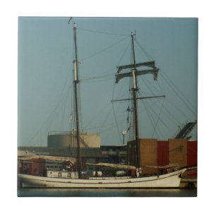 Niederländischer Schooner im dänischen Hafen Fliese