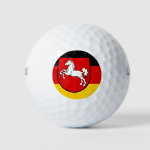 Niedersächsische Golfbälle unter der Flagge