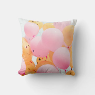 Niederwinkelballoons aus rosa und orangefarbenen F Kissen
