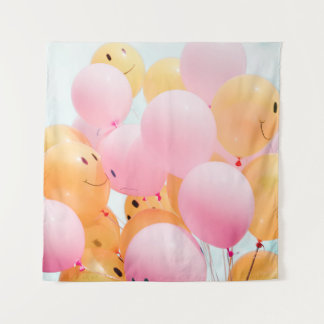 Niederwinkelballoons aus rosa und orangefarbenen F Wandteppich