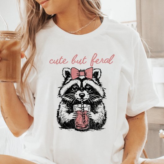 Niedlich, aber Feral Raccoon Tri-Blend Shirt