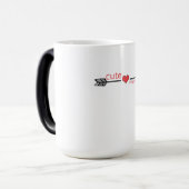 Niedlich, aber Psycho Black Arrow Red Heart Verwandlungstasse (Vorderseite Links)