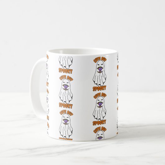Niedlich, aber Spooky Halloween Ghost Holing a Pum Kaffeetasse (Vorderseite Links)