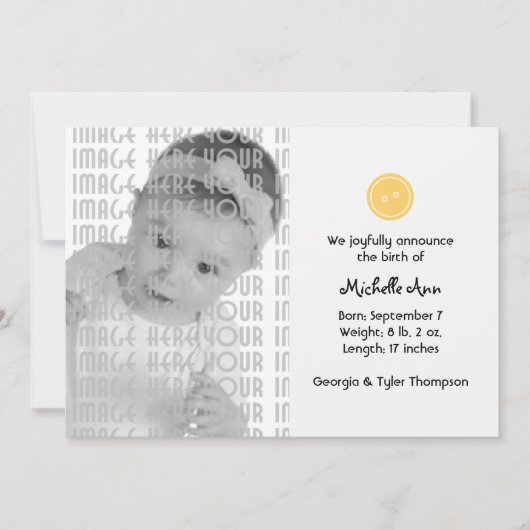 Niedlich als Button (gelb) Ankündigung (Vorderseite)