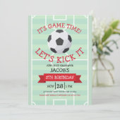 Niedlich angesagtes Fußballfeld & Ribbon zum Gebur Einladung (Stehend Vorderseite)