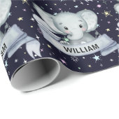 Niedlich Baby Boy Elephant Individuelle Name Stars Geschenkpapier (Rolleneckpunkt)