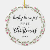 Niedlich Baby Bump's First Christmas Pink Berry Keramik Ornament (Hinten)