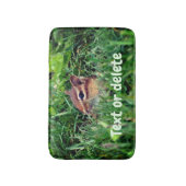 Niedlich Baby Chipmunk Peeking Wildlife Personalis Badematte (Vorderseite Vertikal)