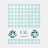 Niedlich Baby Dino Gingham Name Geburtsdatum Fleecedecke (Vorderseite)