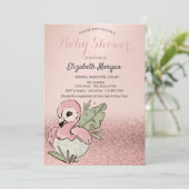 Niedlich Baby Flamingo Rose Gold Glitzer Baby Dusc Einladung (Stehend Vorderseite)