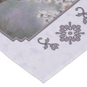 Niedlich Baby Gray Wolf Pup und Blume Mittelgroßer Tischläufer (Ecke)