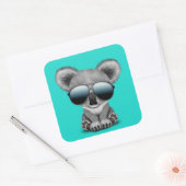 Niedlich Baby Koala Bear mit Sonnenbrille Quadratischer Aufkleber (Umschlag)