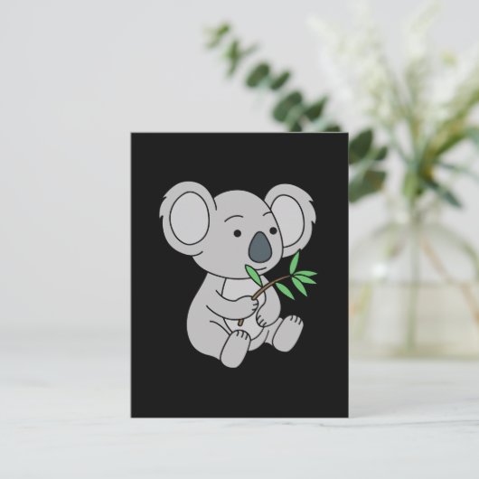 Niedlich Baby Koala mit Eukalyptus-Blätter Postkarte (Stehend Vorderseite)