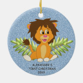Niedlich Baby's First Christmas Boy Lion Keramik Ornament (Hinten)