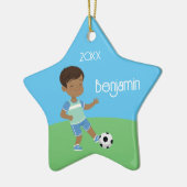 Niedlich Black Boy Soccer Personalisiertes Weihnac Keramik Ornament (Links)