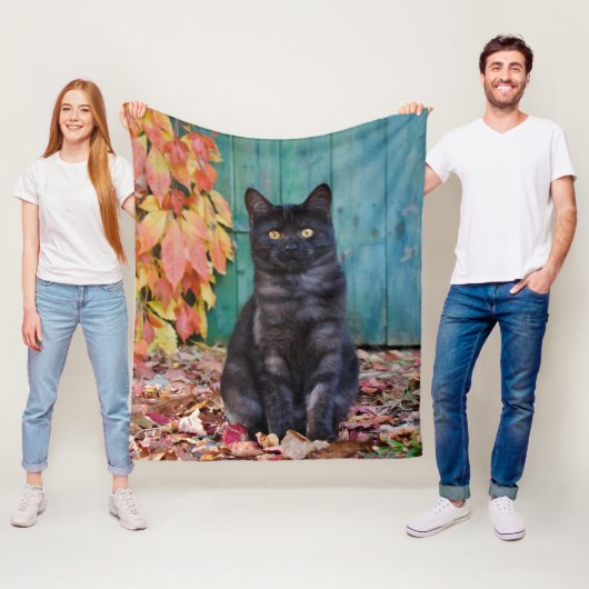 Niedlich Black Cat Kitten mit roten Blätter Blue D Fleecedecke (Beispiel)