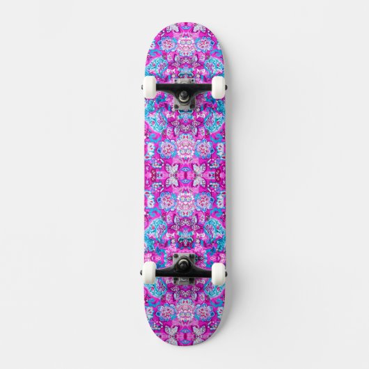 Niedlich-blaurosa Blume Skateboard (Vorderseite)