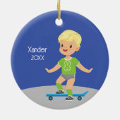 Niedlich Blond Boy Skateboard Keramik Ornament (Hinten)