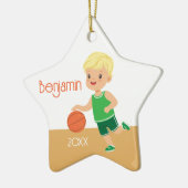 Niedlich Blonde Boy Basketball Personalisiert Weih Keramik Ornament (Links)