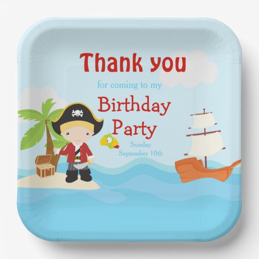 Niedlich Blonde Pirate Boy in Red Birthday Pappteller (Vorderseite)