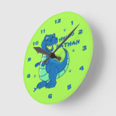 Niedlich Blue Green Dinosaurier Hallo Name Kinder Runde Wanduhr (Winkel)