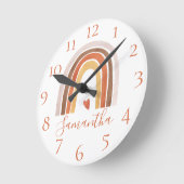 Niedlich Boho Watercolor Rainbow Individuelle Name Runde Wanduhr (Winkel)