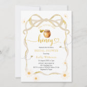 Niedlich Bow Daisy Bee Bride zu Bee Bridal Einladung (Vorderseite)