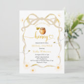 Niedlich Bow Daisy Bee Bride zu Bee Bridal Einladung (Stehend Vorderseite)